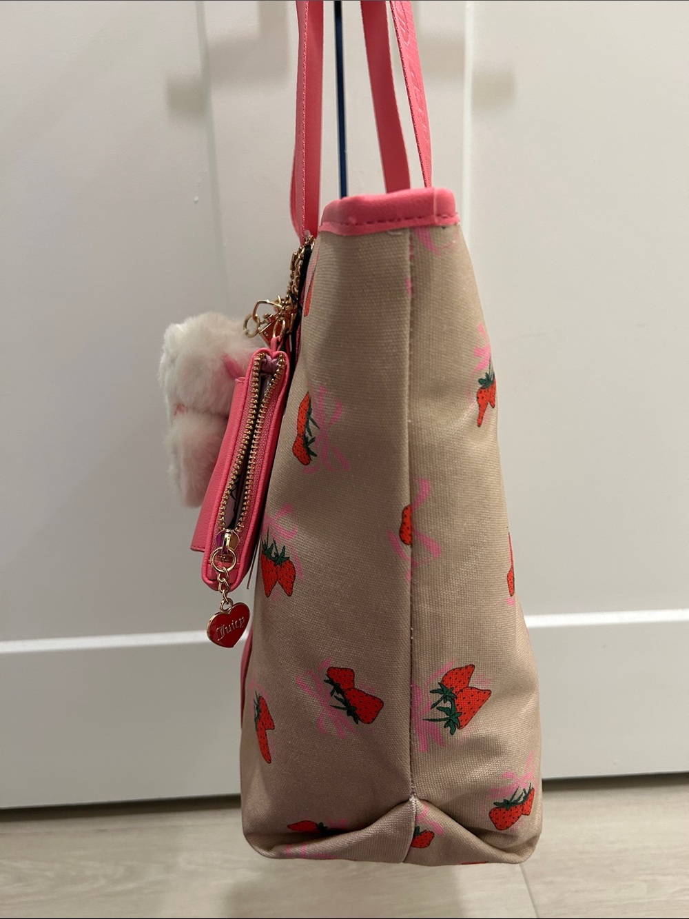 Juicy Couture Exclusive (NWT) Strawberry Festival Tote Bag - Picture 6 of 14